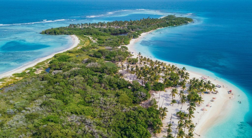 A unique alternative to celebrate Christmas in Venezuela with an incredible view of the blue sea and white sandy beaches