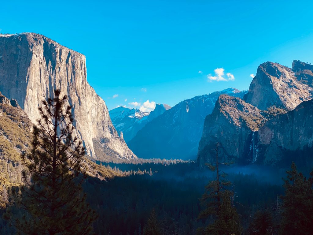 Yosemite National Park is the next stop in our travel guide to the West Coast, USA.