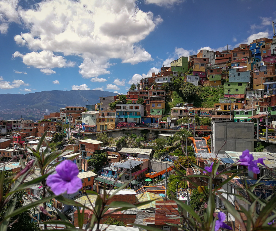 colorful houses in the Comuna 13