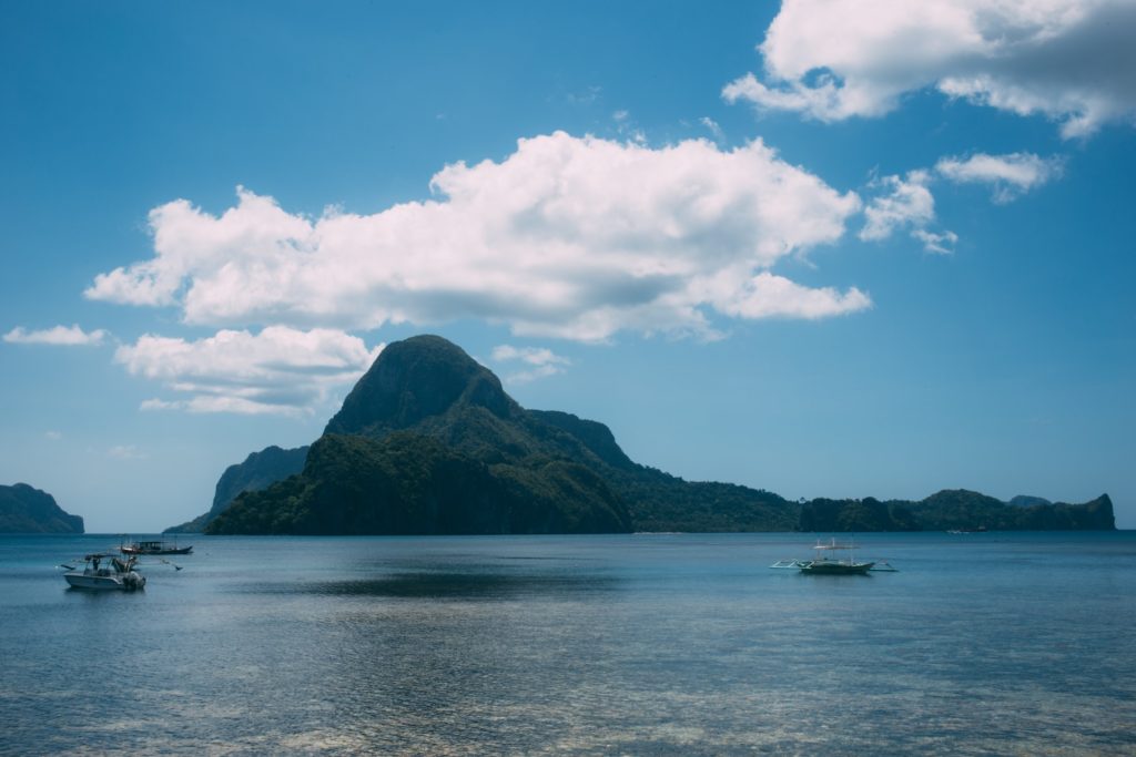 phillipines filled with islands and clear blue sea