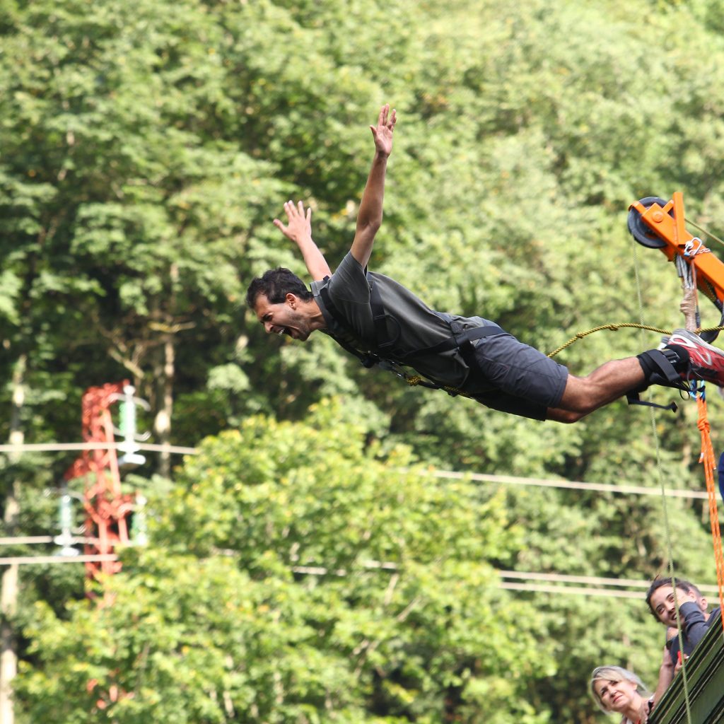 Bunge Jumping in the jungle of Costa Rica