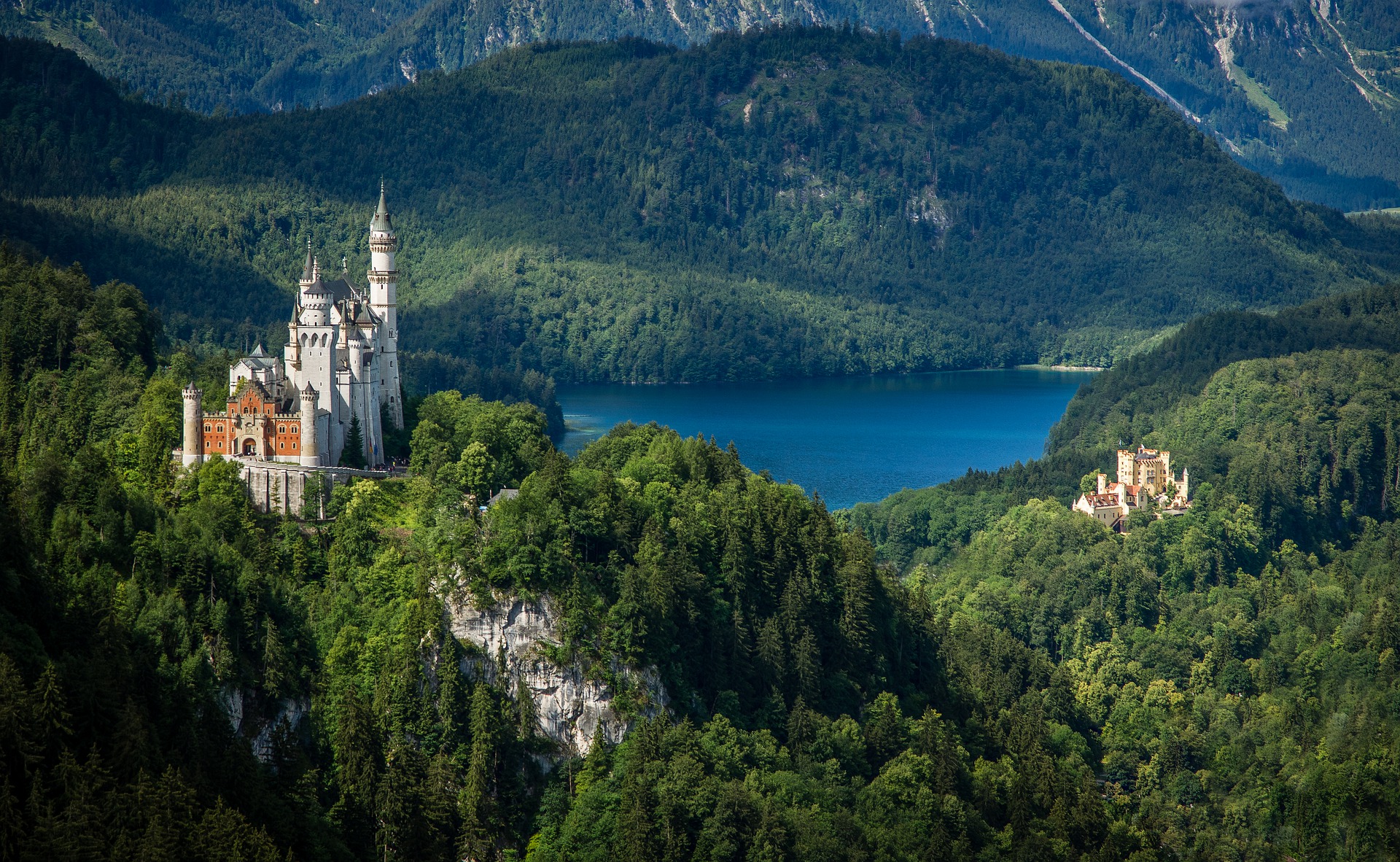 The 10 Most Beautiful Castles in the World: Castles on the hills of Germany