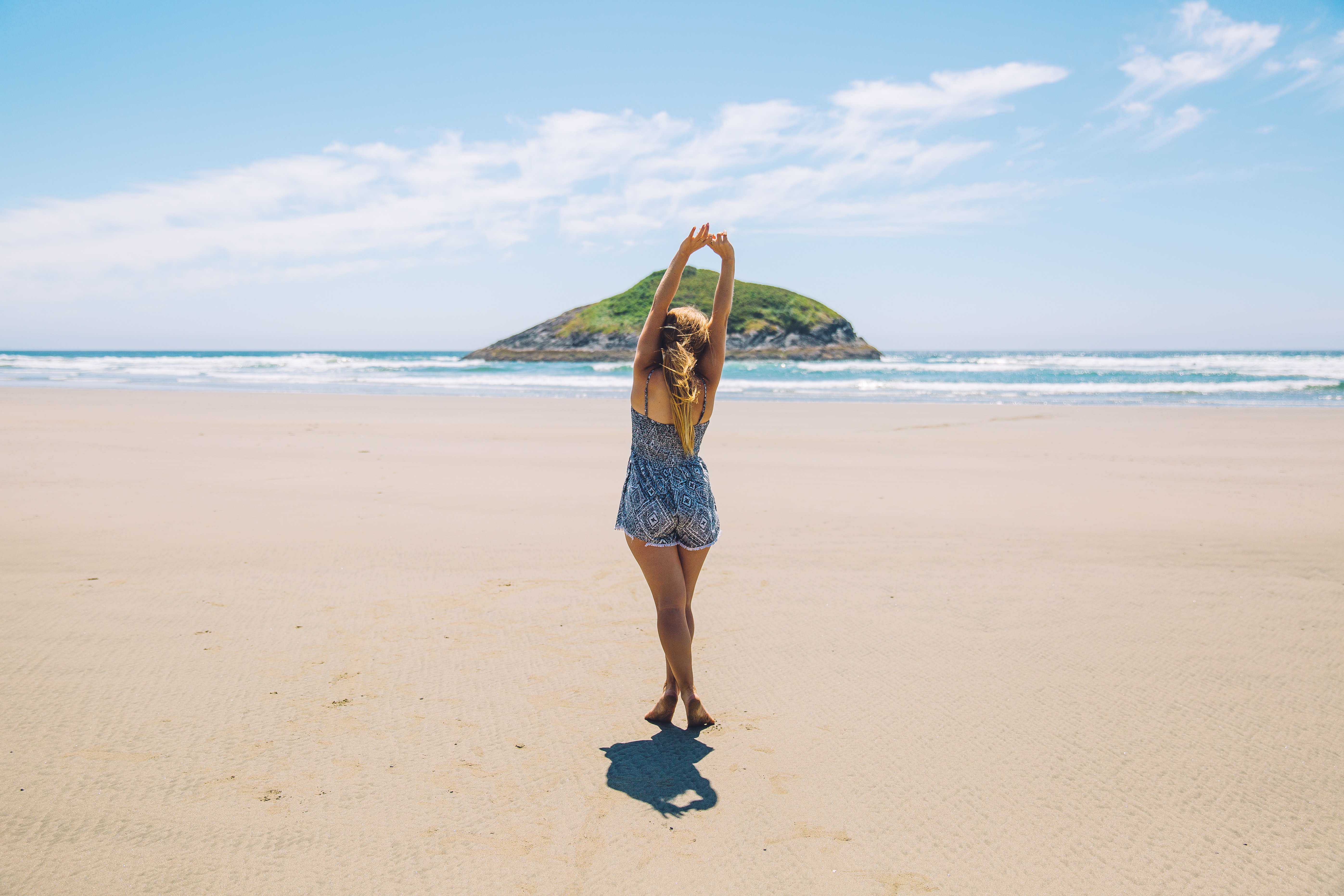 How to: Perfect Beach Vacation: woman on beach